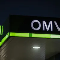 Un deputat acuză OMV de încălcarea embargoului - Foto: INQUAM PHOTOS / Octav Ganea