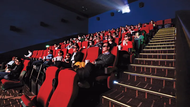 Spectatori cu ochelari 3D la Beijing