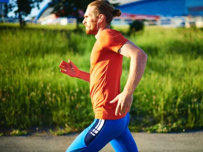 Un bărbat aleargă - Foto: Freepik (rol ilustrativ)