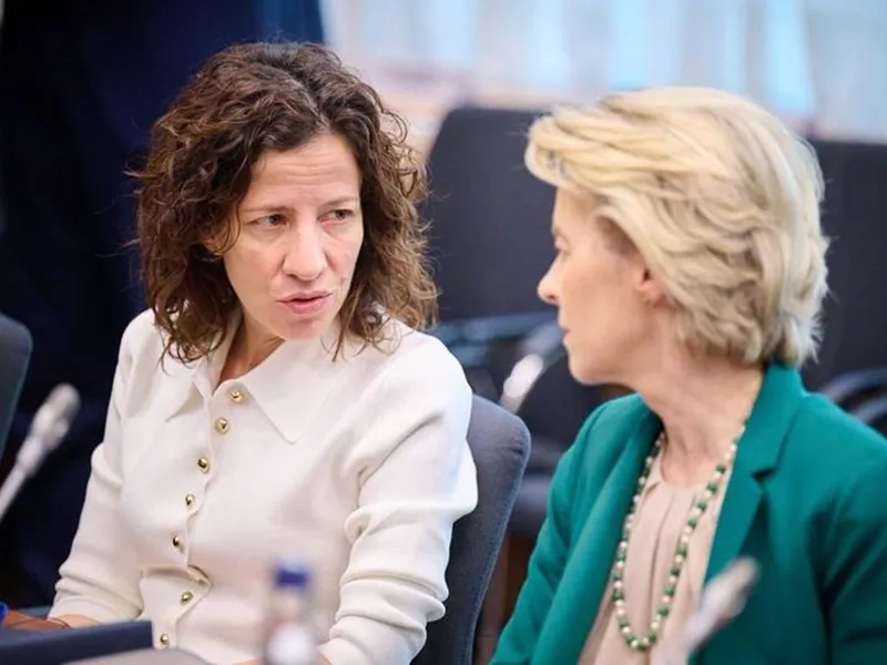Ursula von der Leyen a făcut schimbări în bugetul UE, la cererea Roxanei Mînzatu. Bani pentru regiunile sărace - Foto: Facebook / Roxana Mînzatu