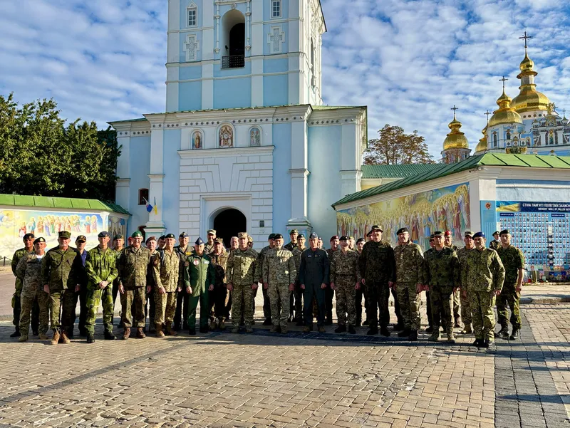 Reprezentanții militari ai 32 de state membre NATO, la Kiev. Strategii contra agresiunii Rusiei&nbsp; - Foto: NatoInt