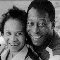 Pele și mama sa - Foto: Marca