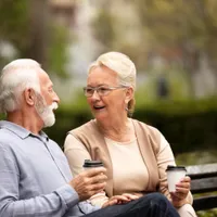 Toți pensionarii cu pensie mai mică de 5.000 lei vor primi bani în plus. Sumele sunt diferite - Foto: Freepik