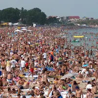 Apartament cu două camere la Mamaia, 1.000 €/noapte. Cinci camere în Dubai, 500 € și o stea în plus / Digi24