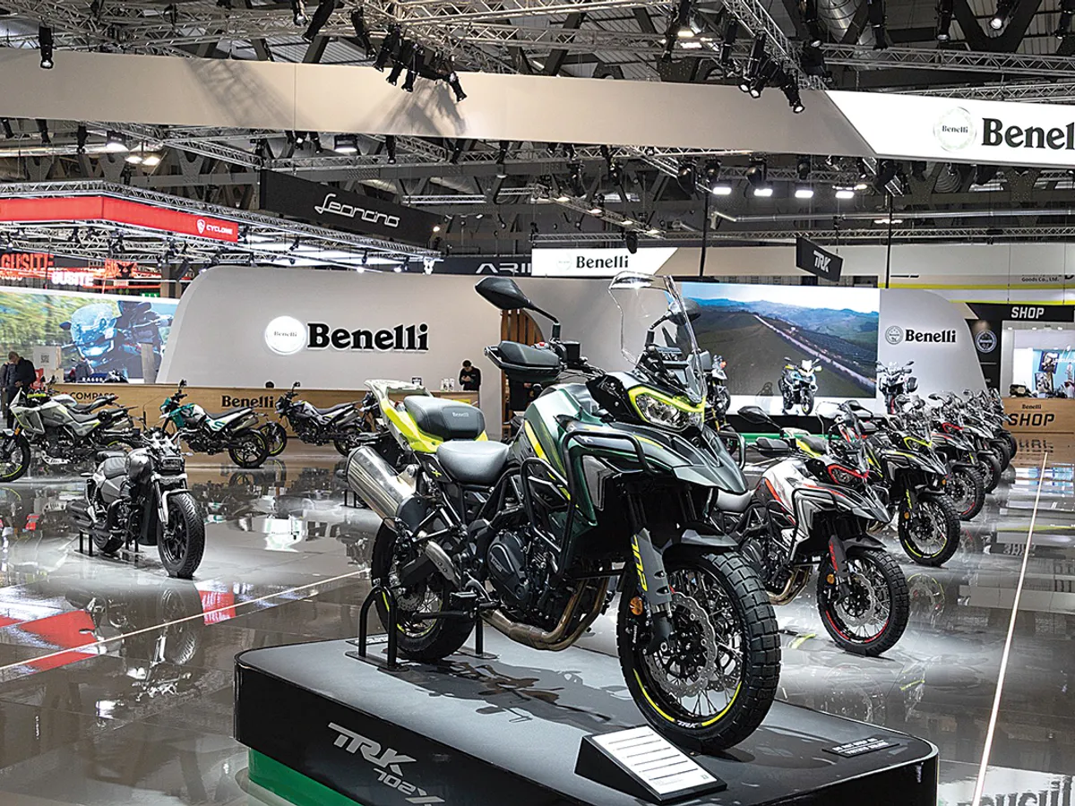 Pasiune, miros de benzină, adrenalină și eleganță. Cele mai tari „motoare” din lume la întâlnirea anuală