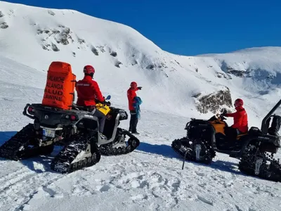 Grup de schiori străini, surprins de o avalanșă în Munții Rodnei. Cel puțin un mort și doi răniți. - Foto: Facebook/Salvamont Romania