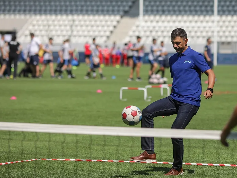 Eduard Novak îi ridică acum mingea la fileu lui Gigi Becali care vrea să joace fotbal pe Stadionul Național de Rugby Arcul de Triumf deși are datorii la Arena Națională și la Stadionul Steaua Foto: INQUAM Photos/ Octav Ganea