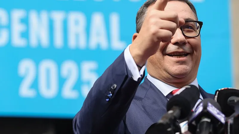 Ponta, la Cotroceni. Finanțat cu milioane de China și Turcia. A castigat 400.000 € prin fals - Foto: INQUAM PHOTOS/George Călin