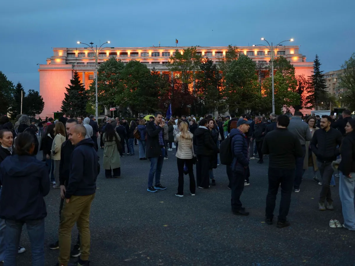 Protest la Piaţa Victoriei, în sprijinul lui Ilie Bolojan - Foto: INQUAM PHOTOS/Octav Ganea