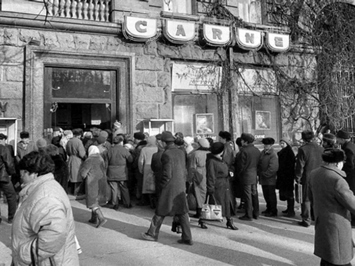Coadă la carne în Epoca de Aur - Foto: historia.ro (Imagine cu rol ilustrativ)