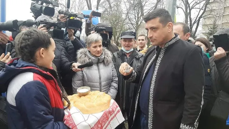 George Simion ar fi dat afară liderii AUR Iași care nu a scos destui oameni în stradă de Ziua Unirii - Foto: Facebook / George Simion