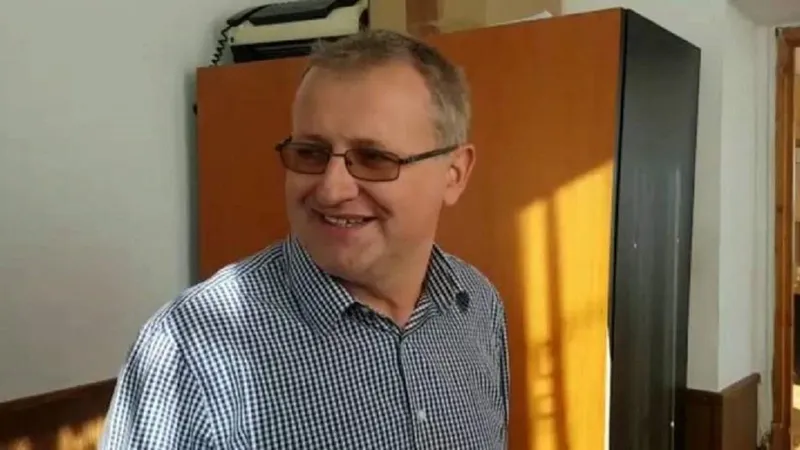 Mandatul primarului comunei prahovene Şotrile, Bogdan Davidescu, condamnat cu suspendare pentru pornografie infantilă, după ce a întreţinut relaţii sexuale cu o fată de 16 ani, a fost validat. / Foto: observatornews.ro