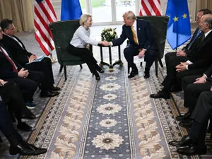 Donald Trump și-a strâns mâna cu Ursula von der Leyen pe un acord important - Foto: Profimedia Images