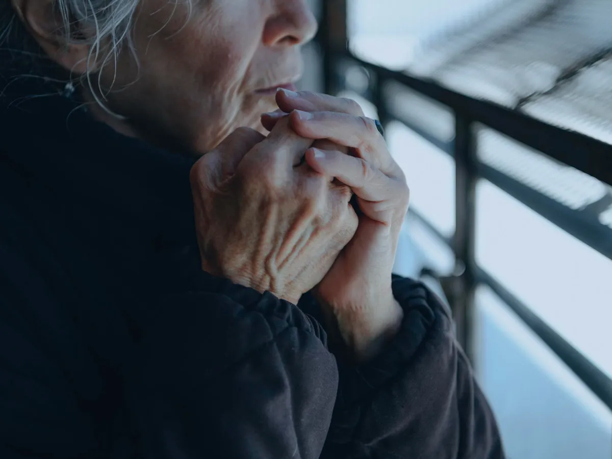 Pensionară cu pensie mică - Foto: Freepik