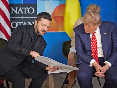Zelenski şi Trump discută, în timpul summitului NATO de la Haga - Foto: Profimedia Images