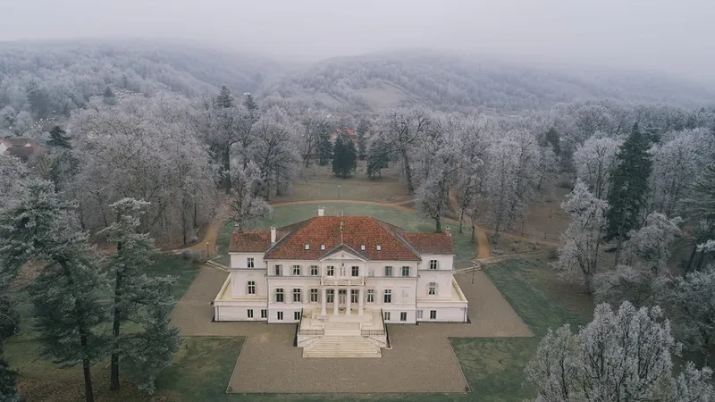 Domeniul Regal de la Săvârşin îşi va deschide porţile pentru vizitatori din luna mai până la sfârşitul lunii octombrie. / Foto: news.ro