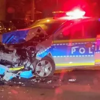 O mașină de poliție a intrat frontal într-un autobuz în centrul Ploieștiului. Era în misiune - Foto: telegrama.ro