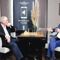 Garry Kasparov, în dialog cu Sabin Orcan