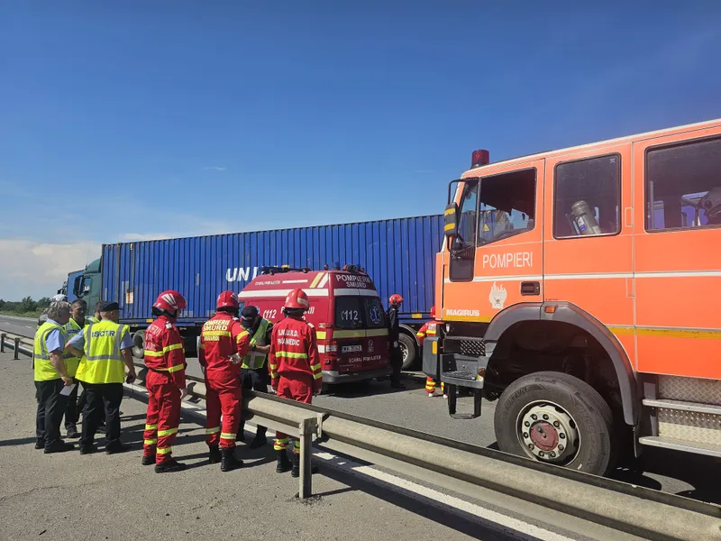 Accident grav pe autostrada A1 cu 3 TIR-uri și 5 autoturisme. Sunt 5 victime. Plan Roșu - Foto: ISU Dâmbovița