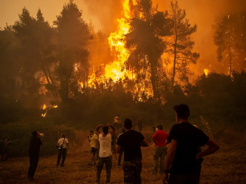 Grecia mistuită de flăcări! 70 de pompierii români luptă cu focul, alături de colegii greci - Foto: Digi24 / imagine cu caracter ilustrativ