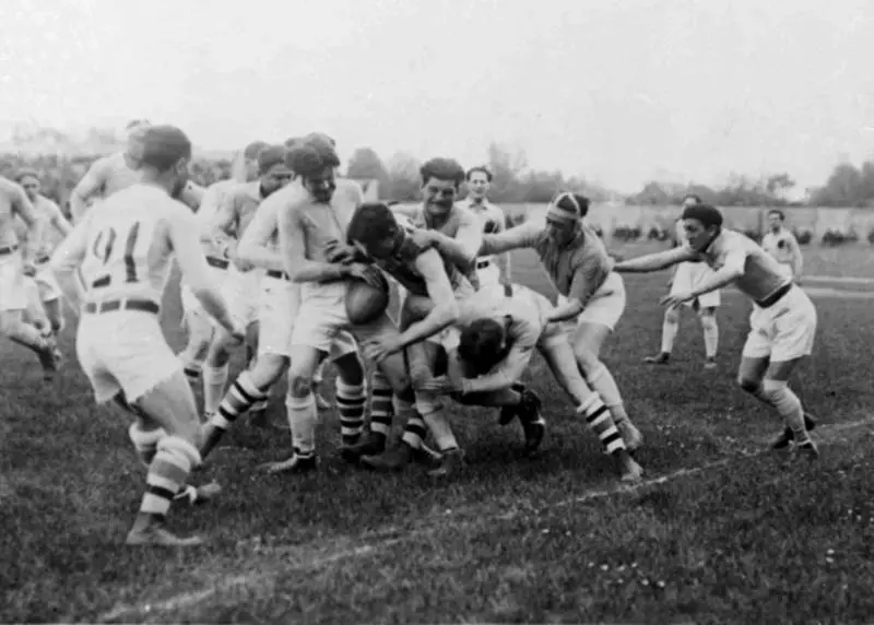 Prima medalie olimpică din istoria sportului românesc, bronzul la rugby în 1924. / Foto: kqed.org