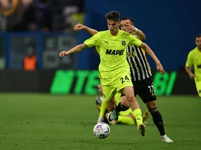 Daniel Boloca rupe lanţul, în Serie A - Foto: Profimedia Images