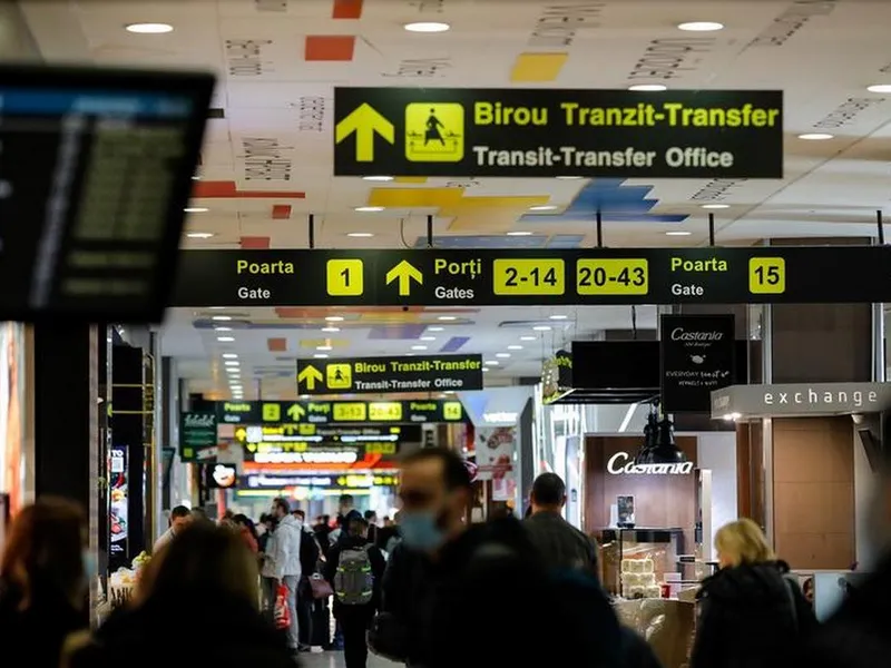 Sistemul de aer condiționat al Aeroportului Otopeni a picat. Călătorii fac „saună” gratis - Foto: INQUAM Photos / Goerge Călin