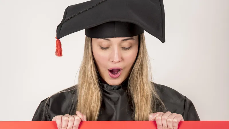 Câți bani primesc absolvenții de liceu sau facultate de la stat, dacă nu se angajează? De ce? - Foto: Freepik.com (rol ilustrativ)