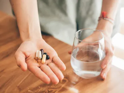 Medicamente care pot deveni periculoase pentru organism pe caniculă. Medicii explică ce pacienți au cel mai mare risc de complicații