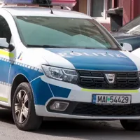 Foto: Autospeciala de poliție a fost distrusă de doi bărbați în Argeș Sursa: captură video PROTV