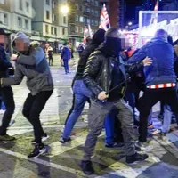 Violențe după meciul Athletic Bilbao şi Rangers. 12 polițiști au fost răniți, 6 suporteri, reținuți - Foto: News.ro.