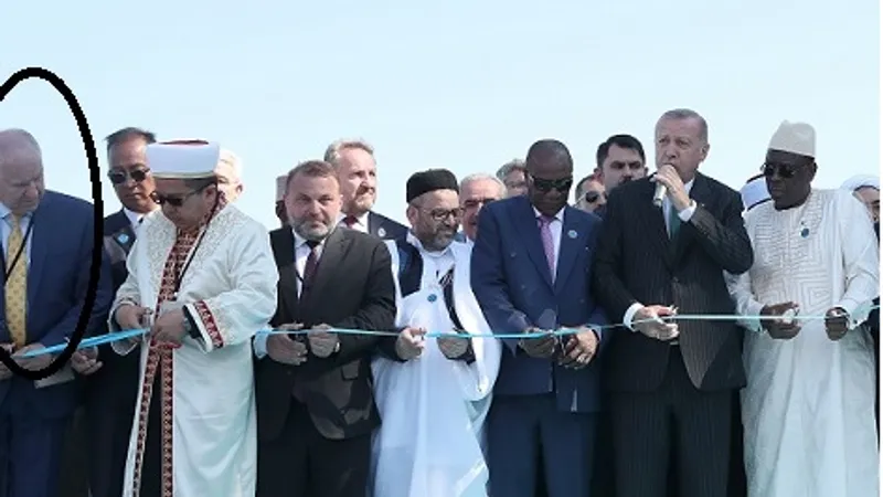 Victor Opaschi și Recep Tayyip Erdogan, la inaugurarea celei mai mari moschei din Turcia// Foto: Guliver/ Getty Images