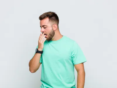 De ce apare halena de dimineață? Mirosul neplăcut al respirației indică dacă ai probleme de sănătate - Foto: Freepik (Imagine cu rol ilustrativ)