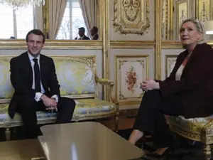 Emmanuel Macron sau Marine Le Pen? Aproximativ 48,7 milioane de francezi sunt așteptați la urne. / Foto: news.ro