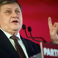 Crin Antonescu: "Doresc toate voturile de la susţinătorii lui Călin Georgescu, cu precădere" - Foto: Profimedia Images