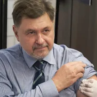 Alexandru Rafila este vaccinat în timpul campaniei 'Protejează-ţi copilul împotriva gripei Foto: INQUAM Photos/ Alexandru Prepeliță