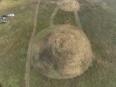 Descoperire arheologică rară în Iași: Trei morminte din epoci diferite, găsite într-o necropolă cu tumuli - Foto: Facebook / Muzeul de Istorie a Moldovei