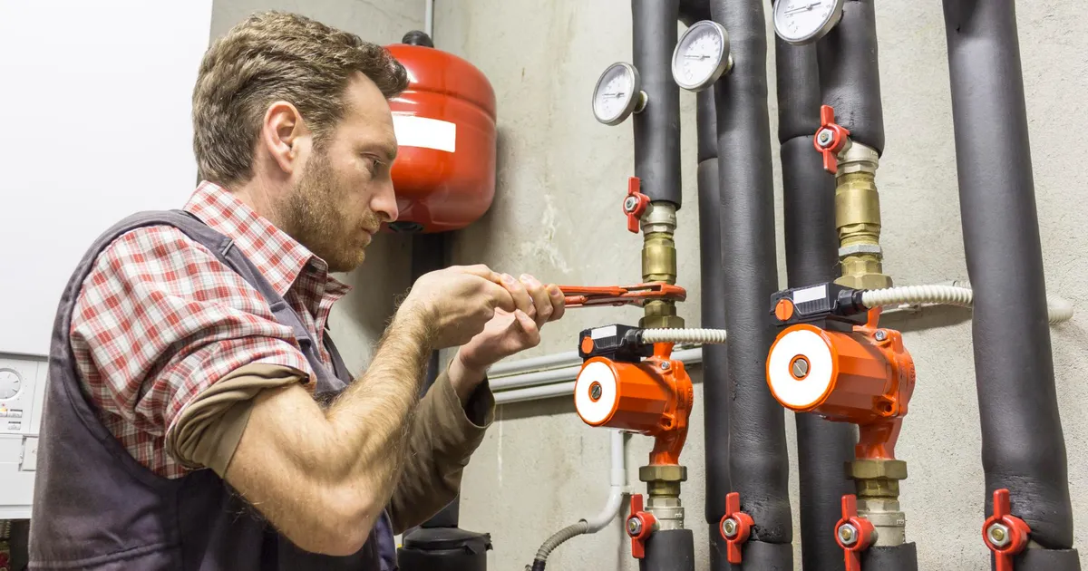 Ce trebuie să faci urgent înainte de a da primul îngheț la casă? Vei economisi sute de lei • Newsweek România