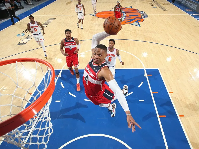 Russell Westbrook, coordonatorul de joc al echipei Washington Wizards, şi-a trecut în cont a 182-a triplă dublă din carieră. / Foto: bulletsforever.com