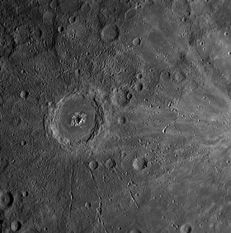 crater eminescu