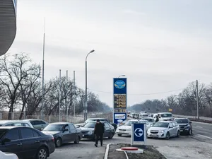 Mii de ucraineni, la intrarea în România/foto: spotmedia