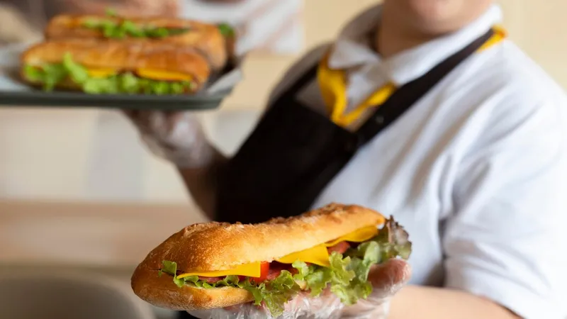 Un lanț de restaurante fast-food dă faliment. 7.000 de angajați, concediați. Ce urmează acum? - Foto: Freepik.com (rol ilustrativ)