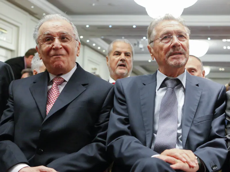 Foștii președinți ai României Ion Iliescu și Emil Constantinescu participă la deschiderea oficială a Reuniunii Anuale a Diplomaţiei Române (RADR 2016), la București, luni 29 august 2016 Inquam Photos / George Călin