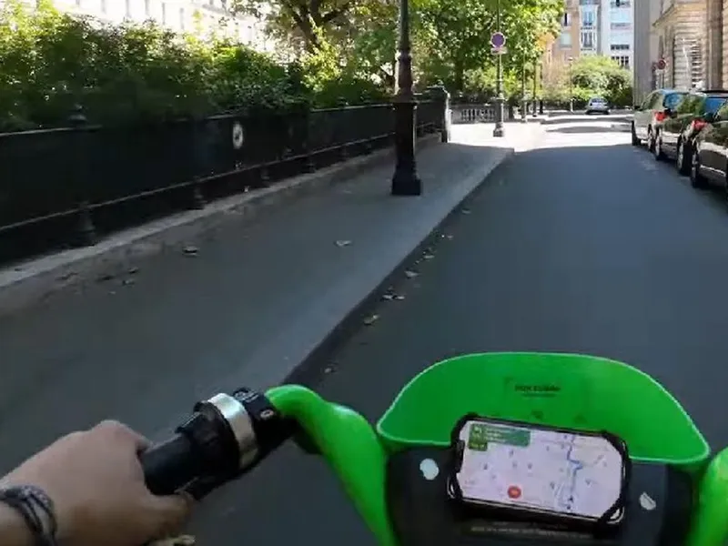 Român în vârstă de 23 de ani prins de compania Lime făcând trafic cu baterii furate - Foto: b1tv