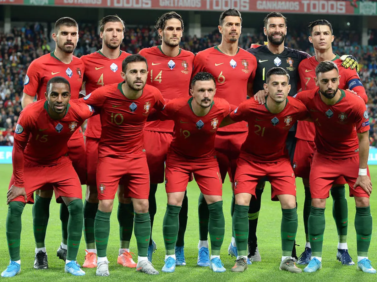 Control antidoping inopinat, efectuat de UEFA la selecţionata Portugaliei. / Foto: mondefootball.fr