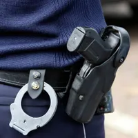 Un tânăr care fugea de poliție, oprit cu focuri de armă în Botoșani. Un glonț l-a rănit foarte grav - Foto: Profimedia images - Caracter ilustrativ