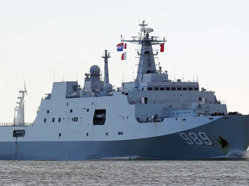 Pericol de război în Cambogia unde au apărut nave din China. Un portavion cu avioane F-35 în zonă