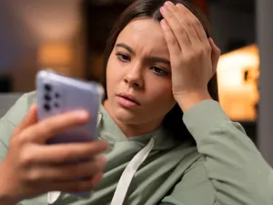 Cum detectezi un profil fals pe Whats App, Facebook sau alte aplicații? Escrocii vor face asta mereu - Foto: Freepik (rol ilustrativ)