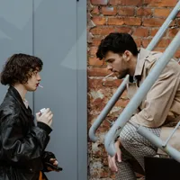 Scumpiri la țigări și alcool- Foto: PEXELS PHOTOS/MART PRODUCTION