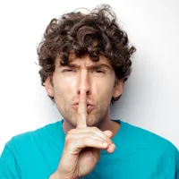 La ce ore poți primi amendă dacă faci gălăgie în bloc? Până la ce oră poți face petrecere acasă? Foto: Pexels (fotografie cu caracter ilustrativ)